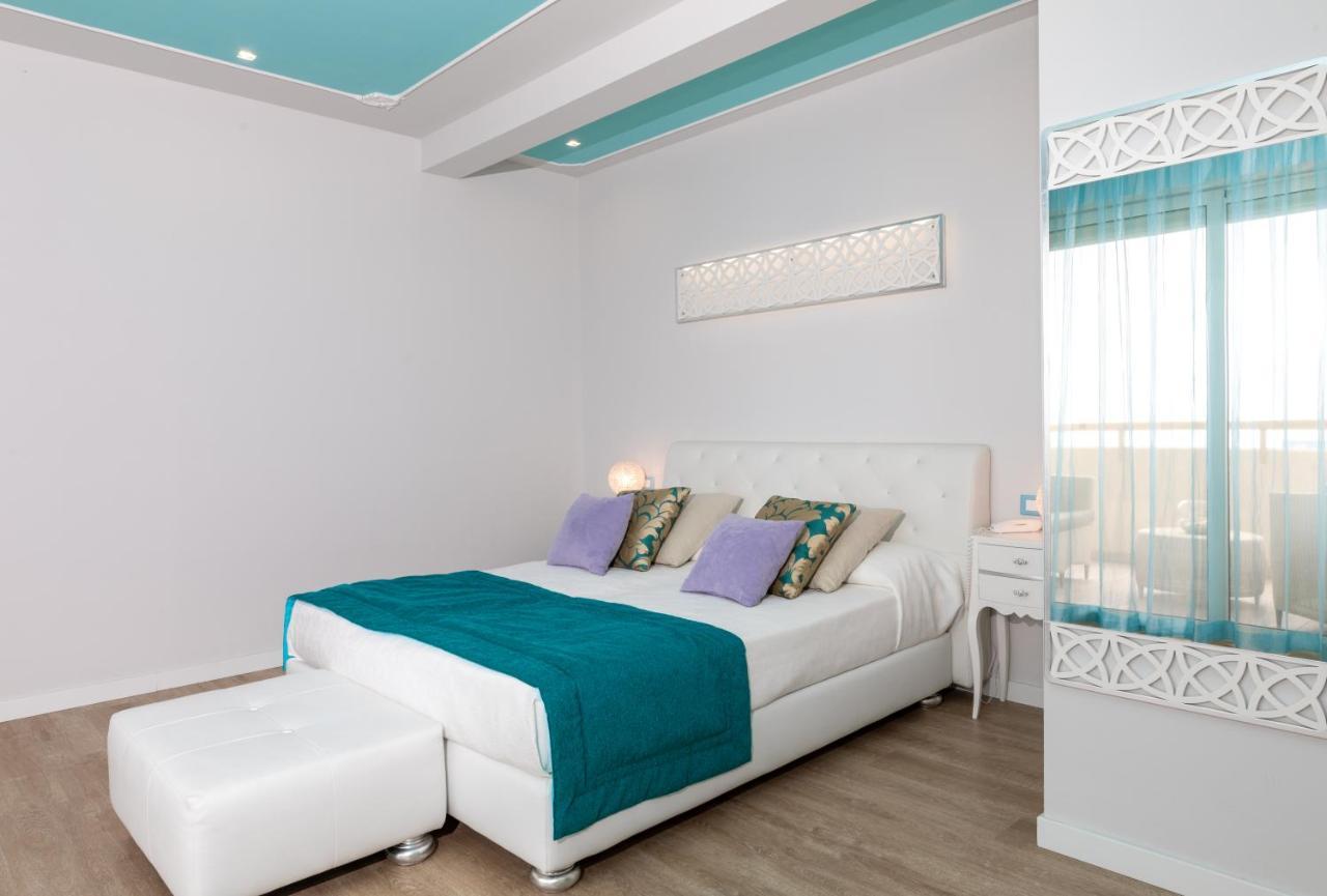 Junior Suite with Balcony Side Sea View