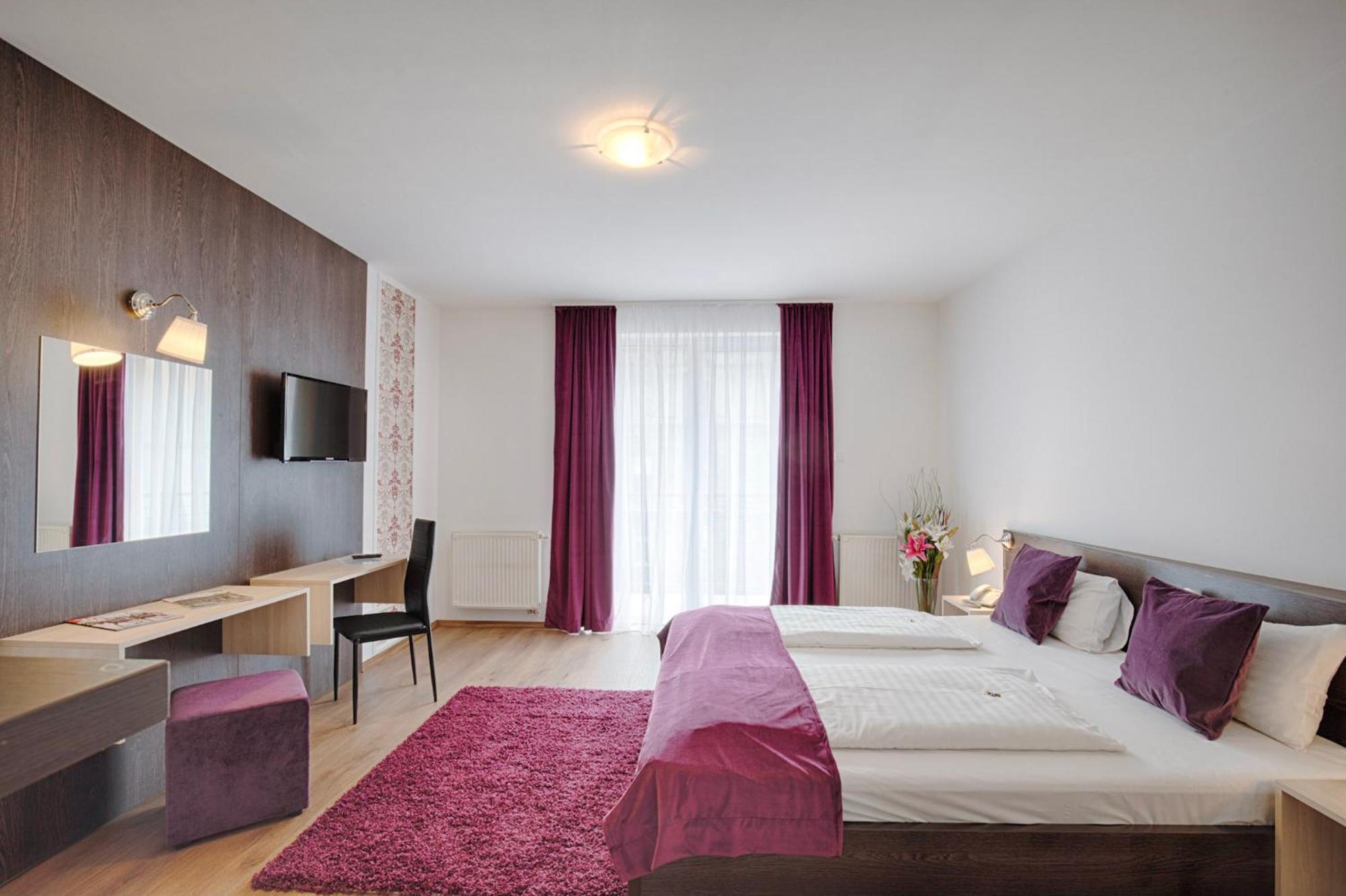 Large Double Room