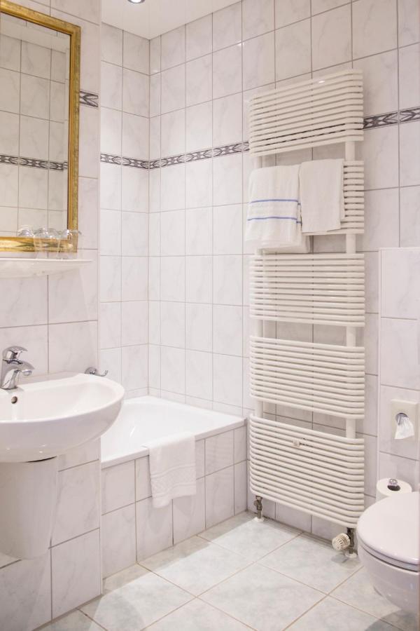 Quarto com 2 Camas de Solteiro e Varanda