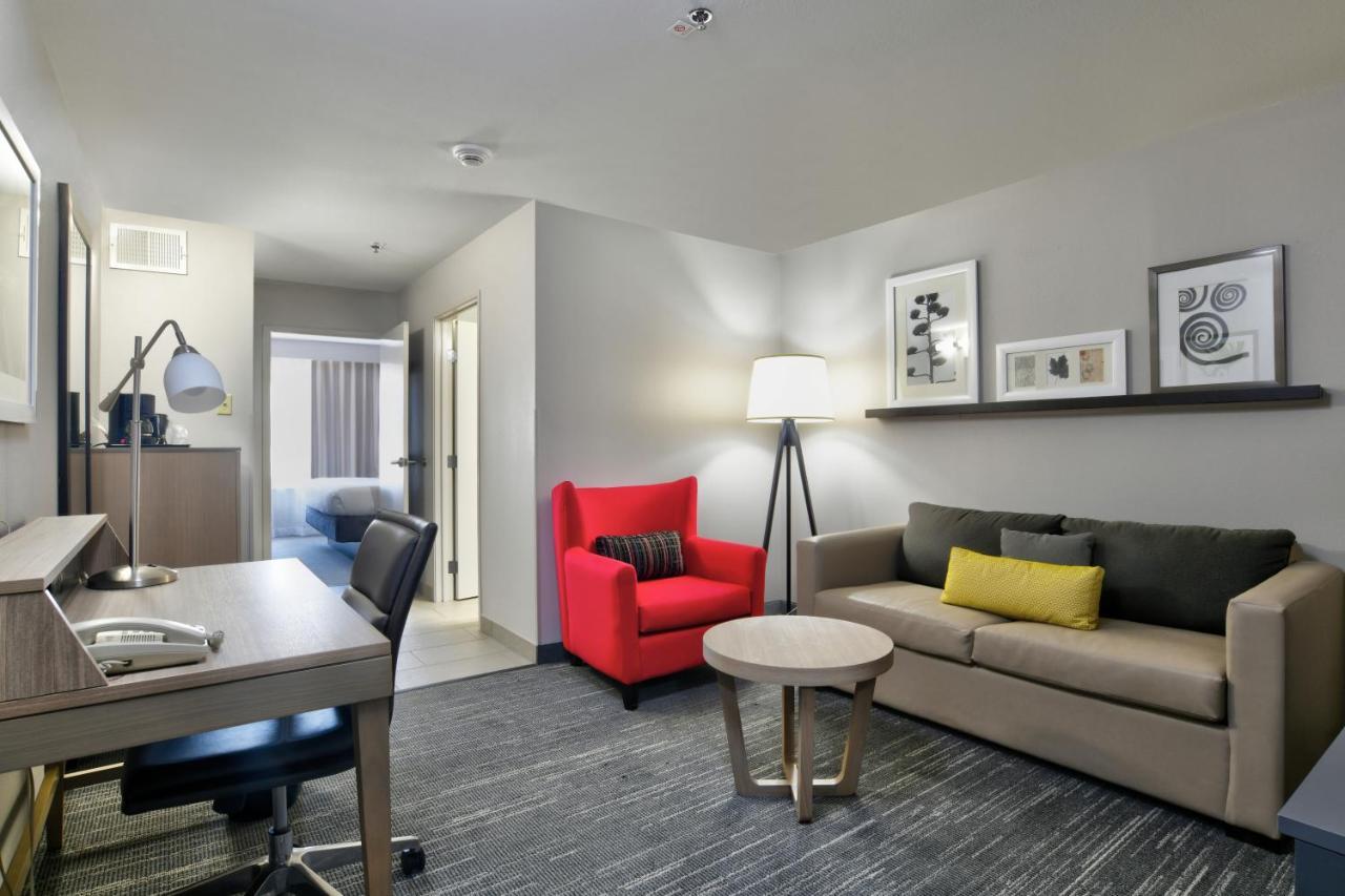 One-Bedroom King Suite with Sofa Bed - Disability Access