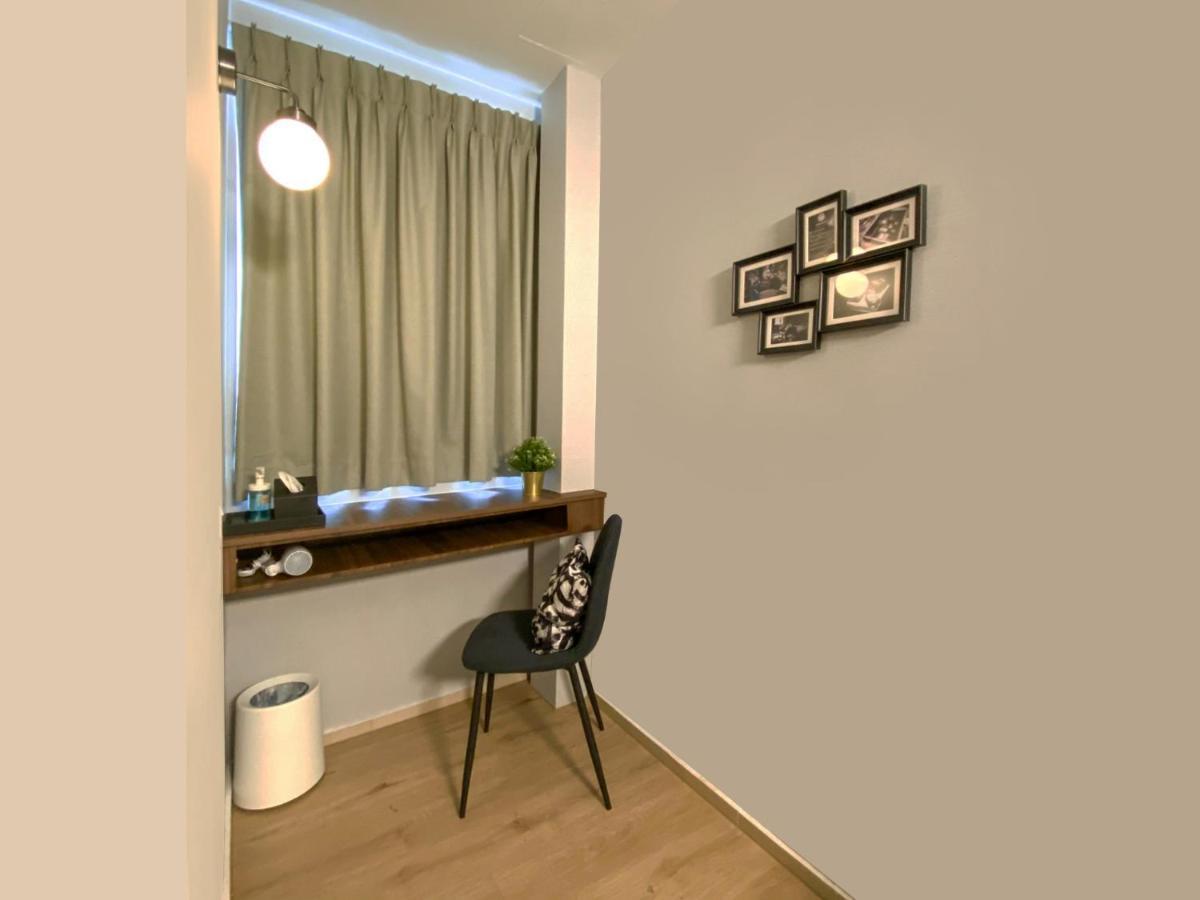 Double, Window, DAYUSE, 5 Hours: 4PM-9PM
