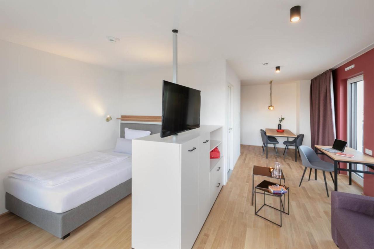 Apartment L King bed,1071484924:JPEG