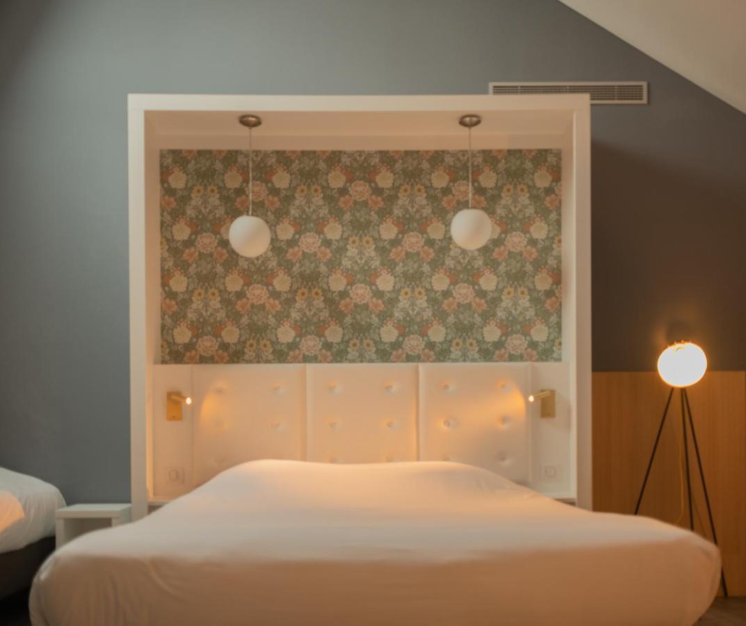 Studio King size bed or twin beds