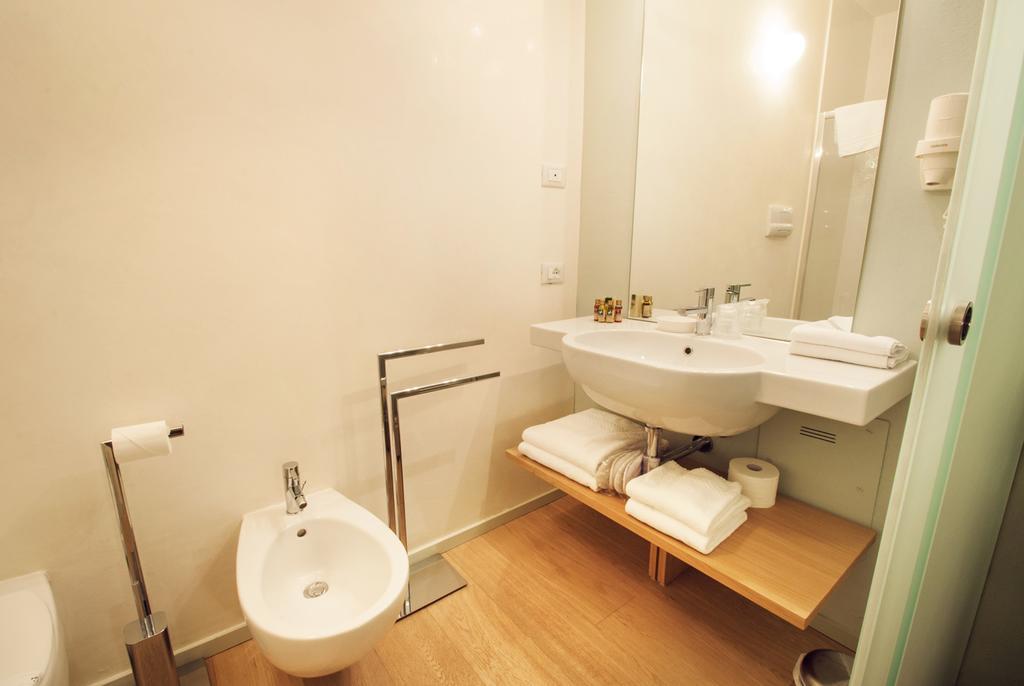 One-Bedroom Apartment - Penthouse - Separate Building,67601159:JPEG