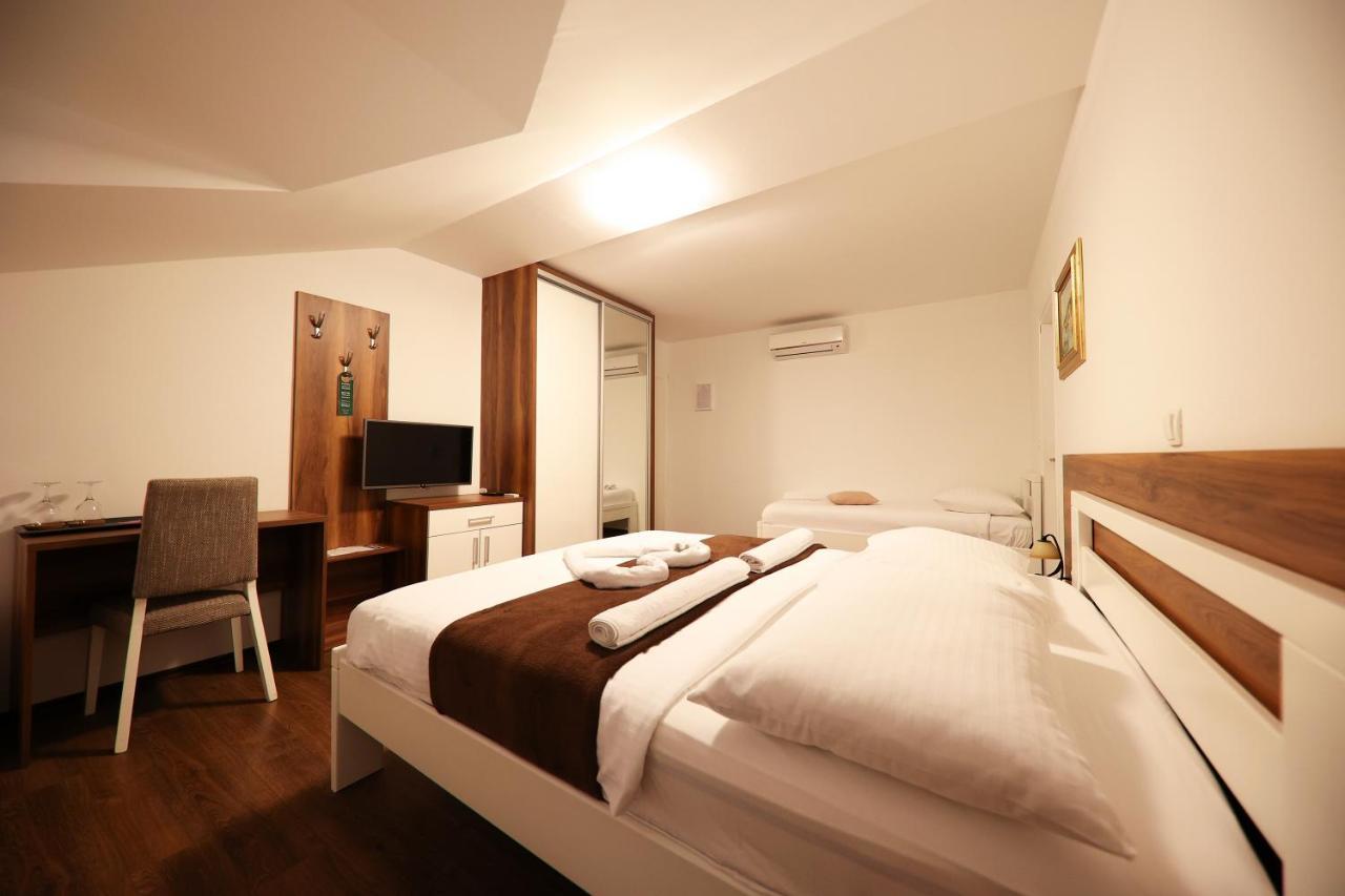Superior Dreibettzimmer mit Balkon und Meerblick