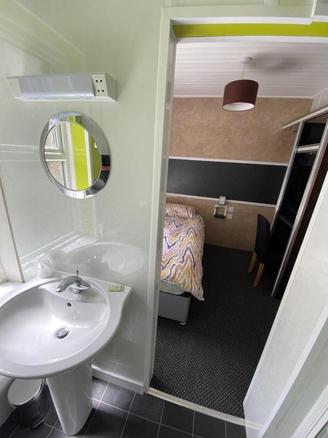 Single Room,1123876686:JPEG