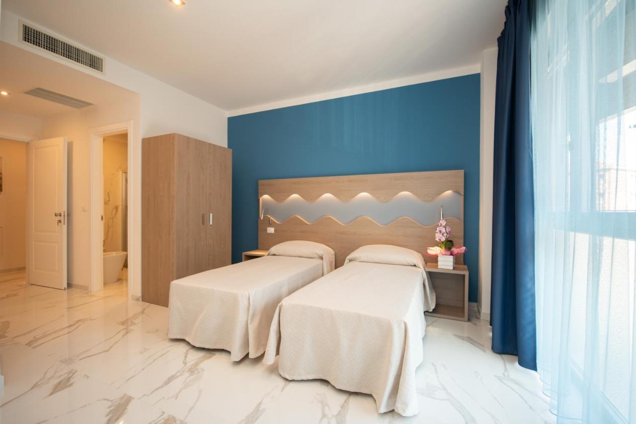 Double or Twin Room Private Bathroom