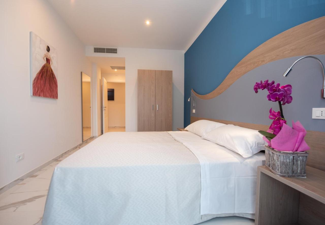 Double or Twin Room Private Bathroom