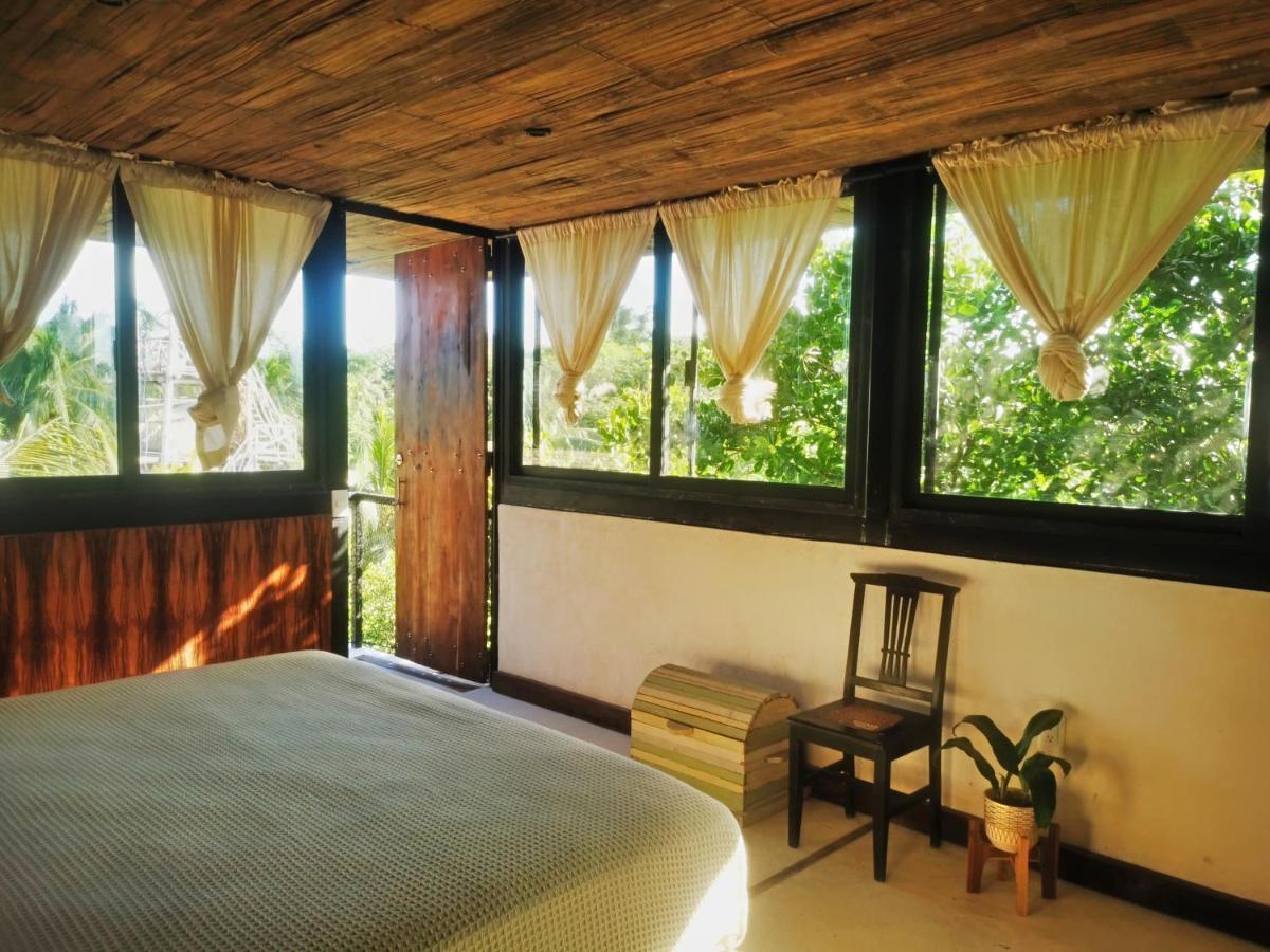 Queen Room with Garden and Jungle View