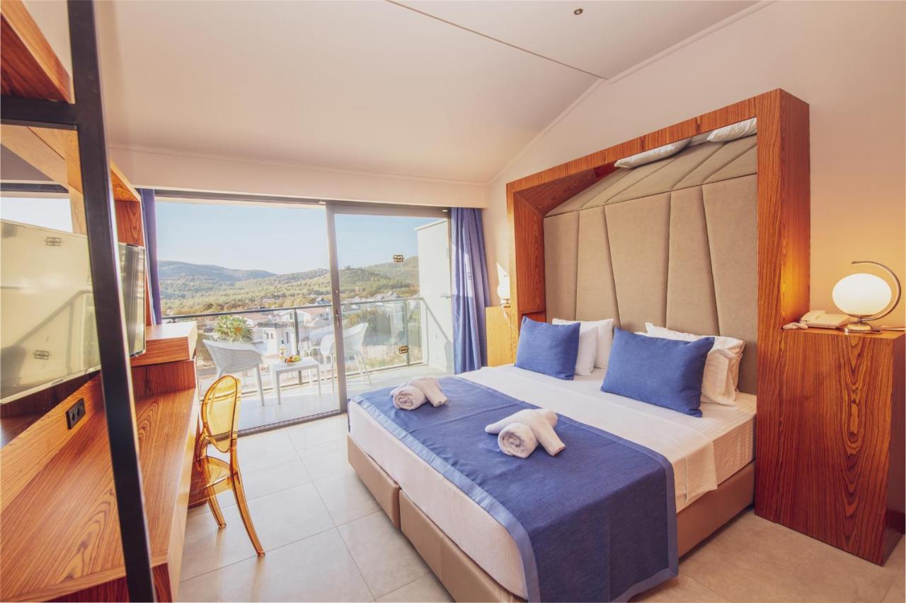 Double Room Pool View