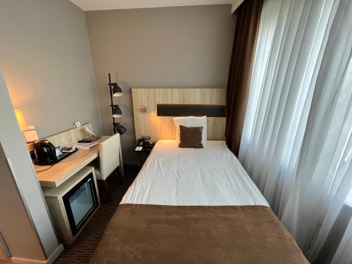 Single Room Single Bed