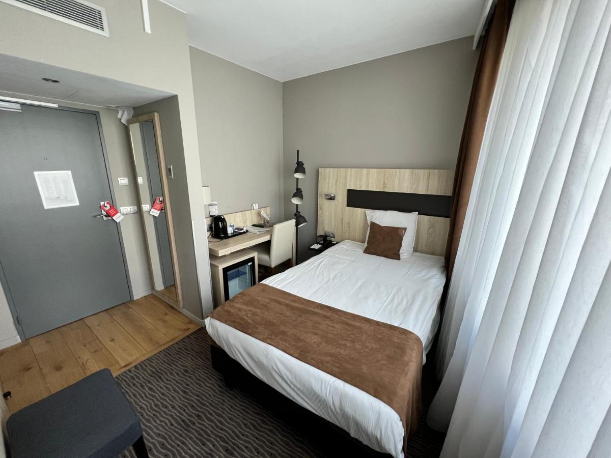 Single Room Single Bed