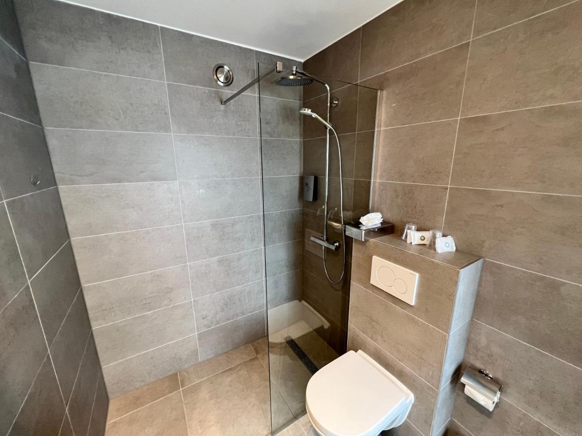 Executive Queen Room