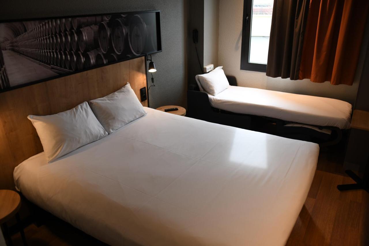 Doppelzimmer mit zusätzlichem Kinderbett