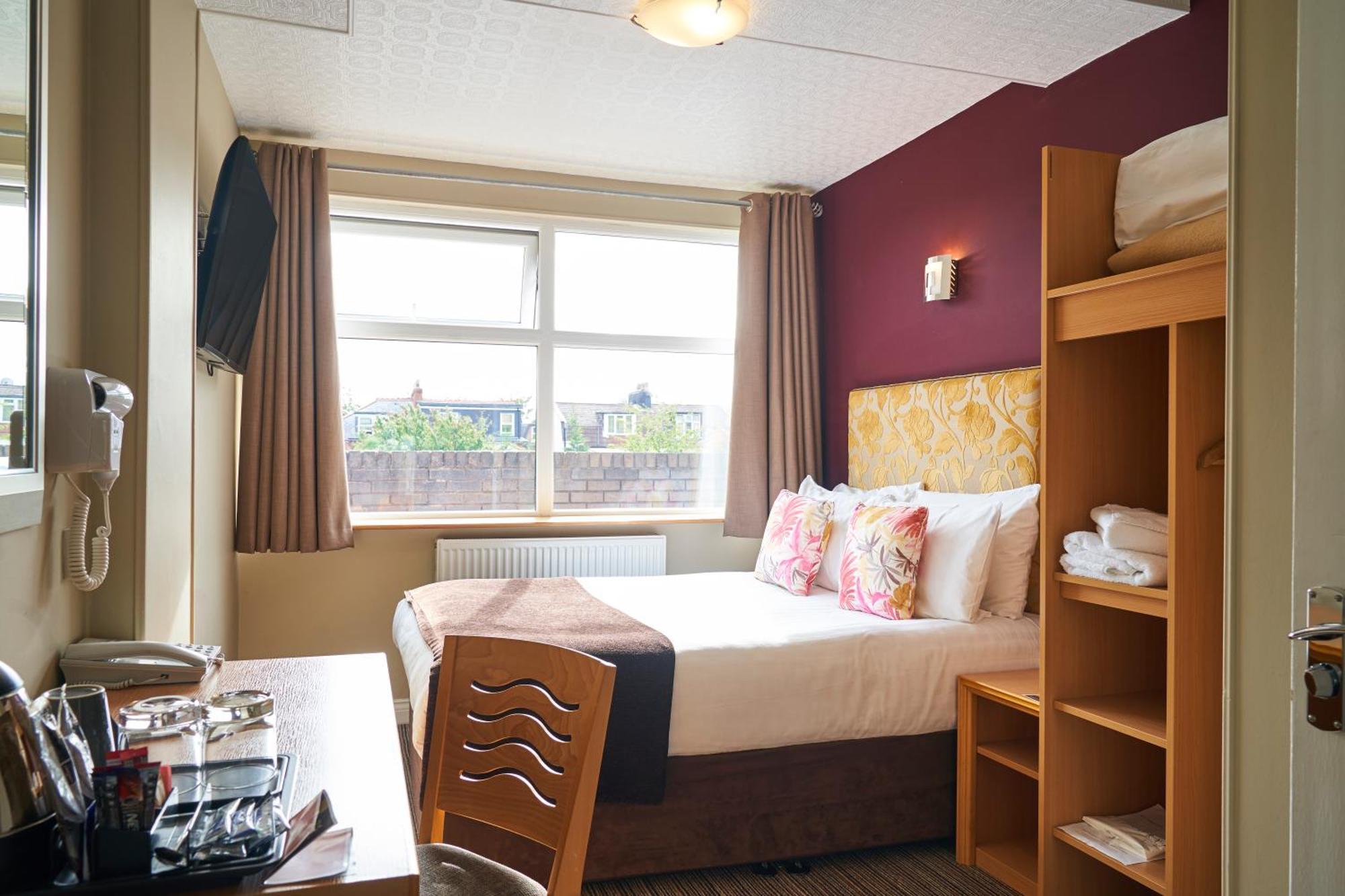 Snug Double Room