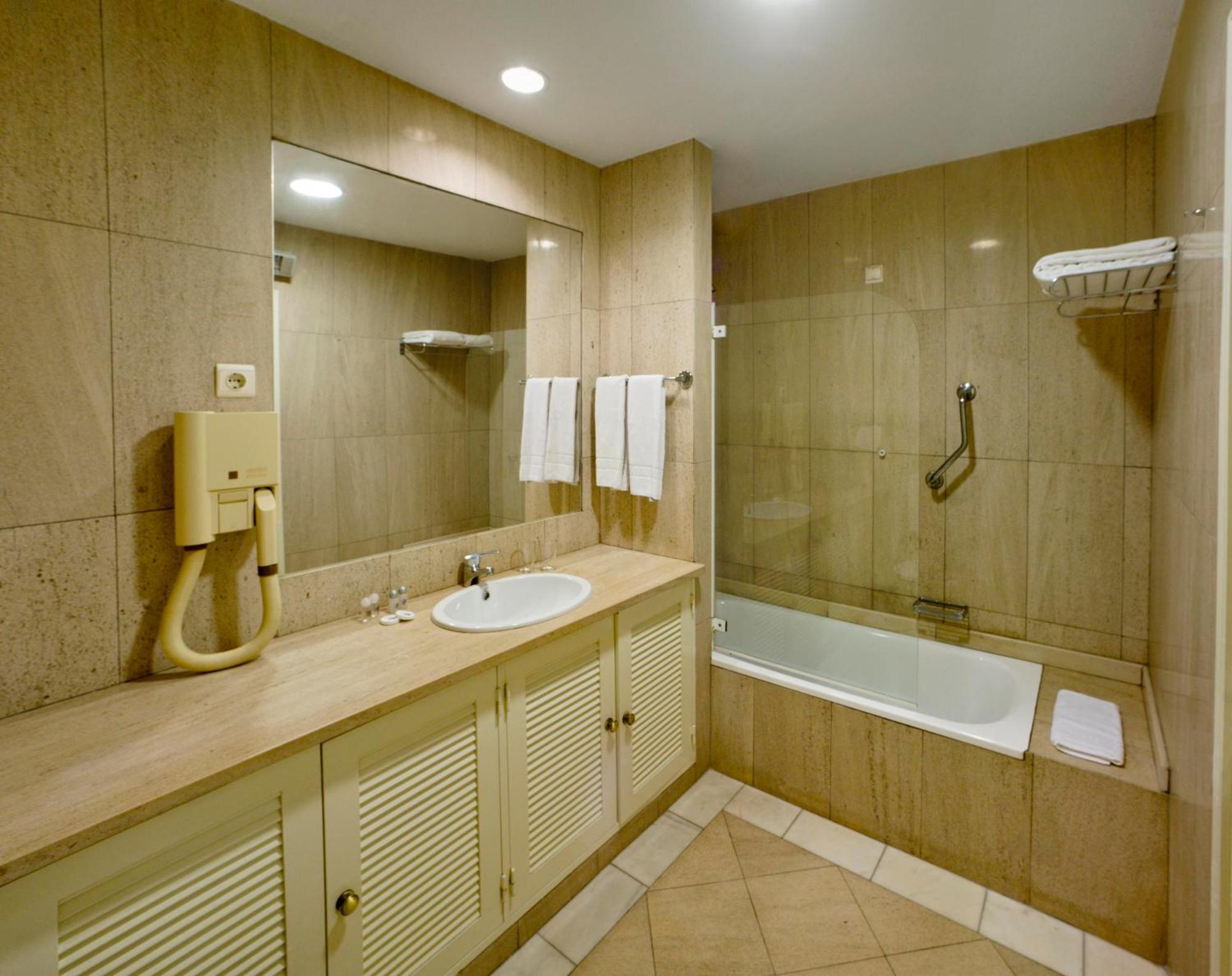 Large Single Room