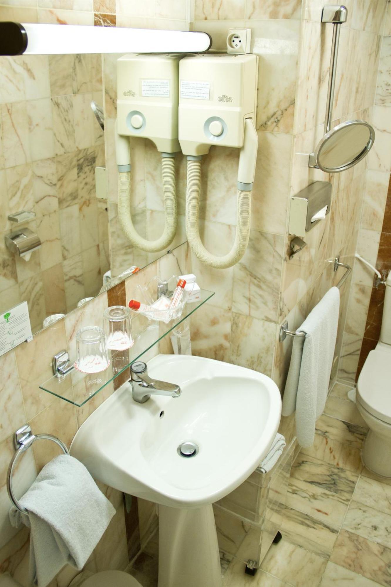 Standard Single Room,1502991091:JPEG