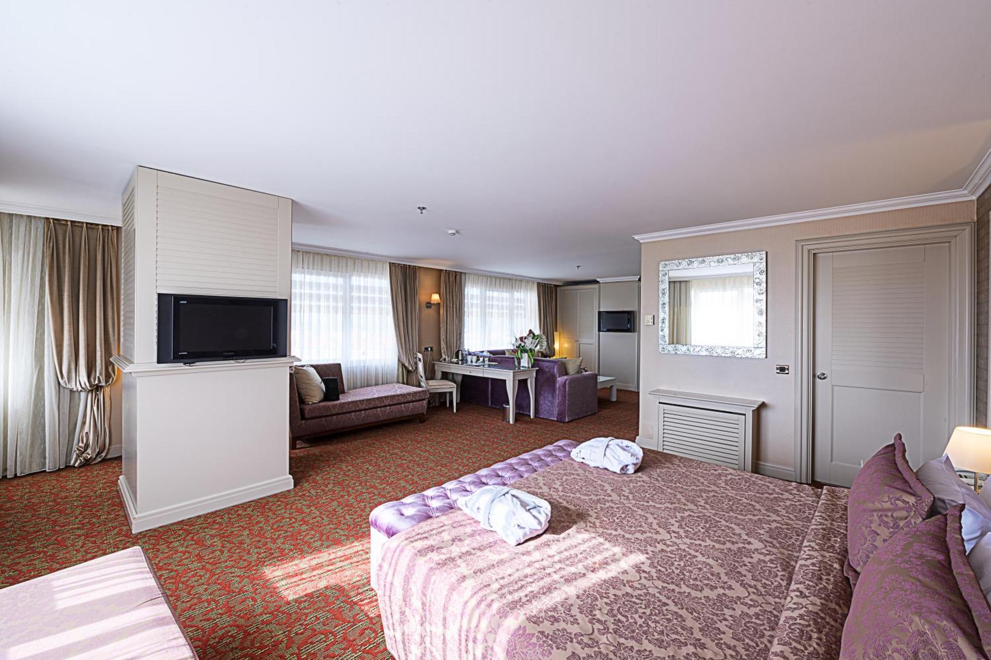 Suite,1216532218:JPEG