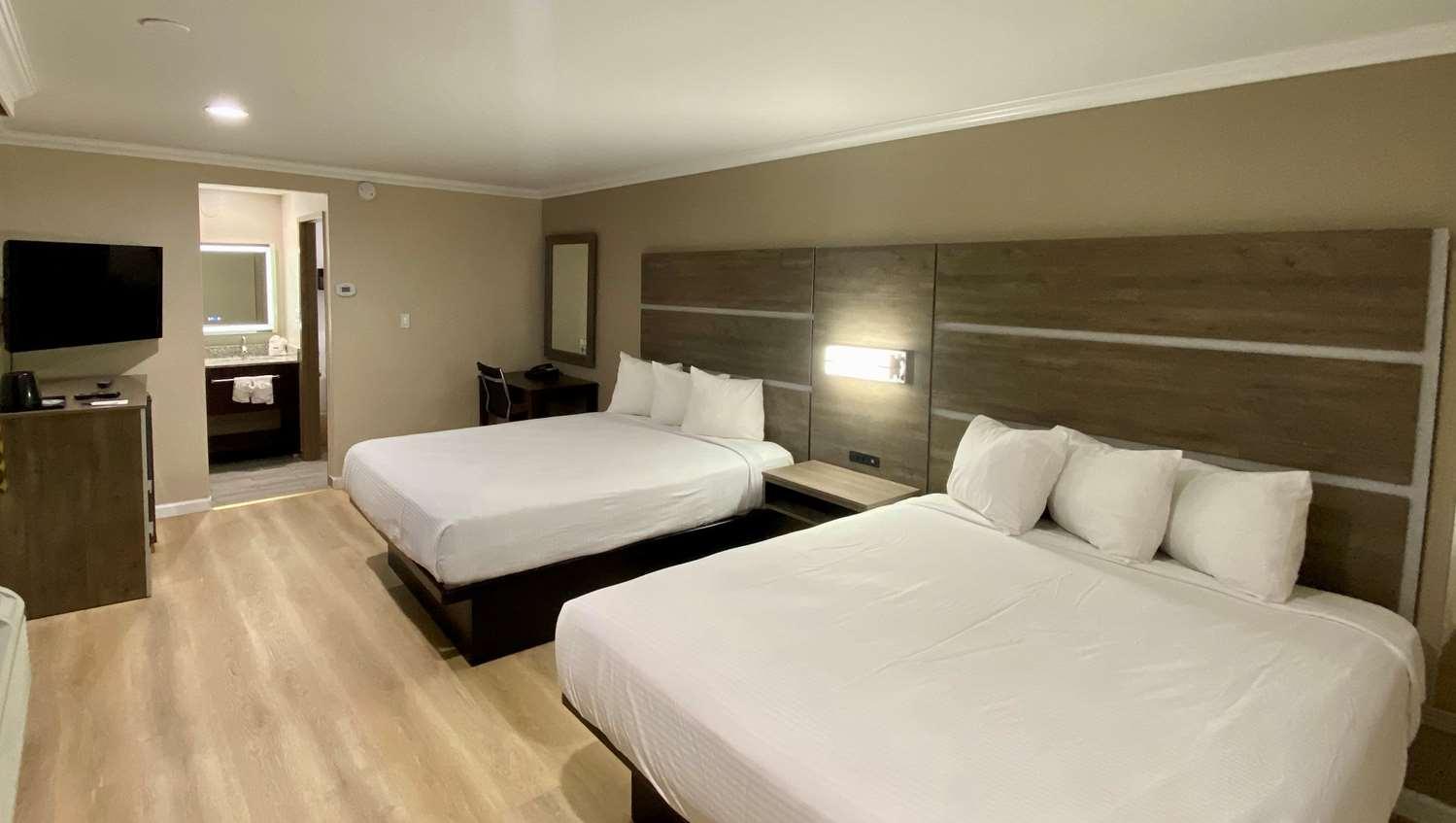 Double Room Two Double Beds Roll Shower Disability Access,1235078516:JPEG