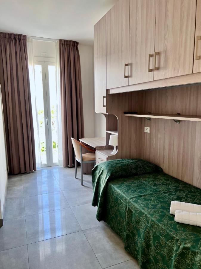 Standard Single Room,1112402607:JPEG