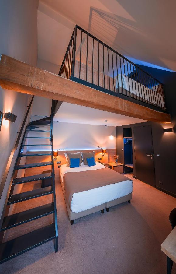 Family Room (2 Adults + 2 Children)