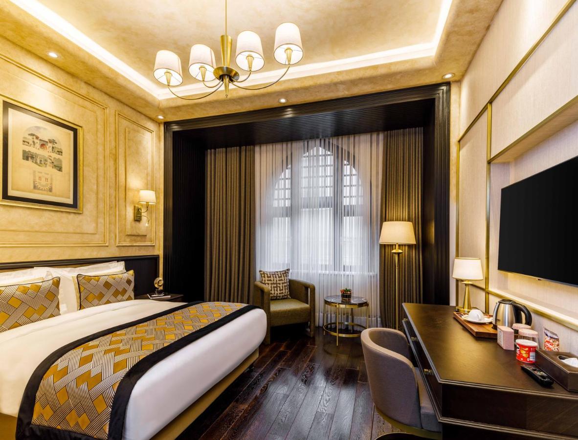 Deluxe King Room