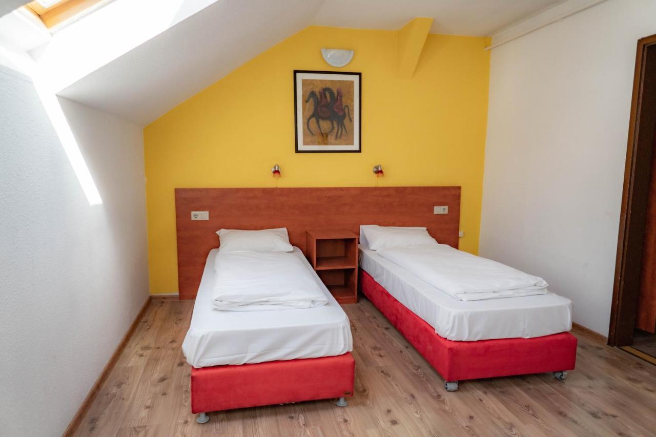 Zweibettzimmer