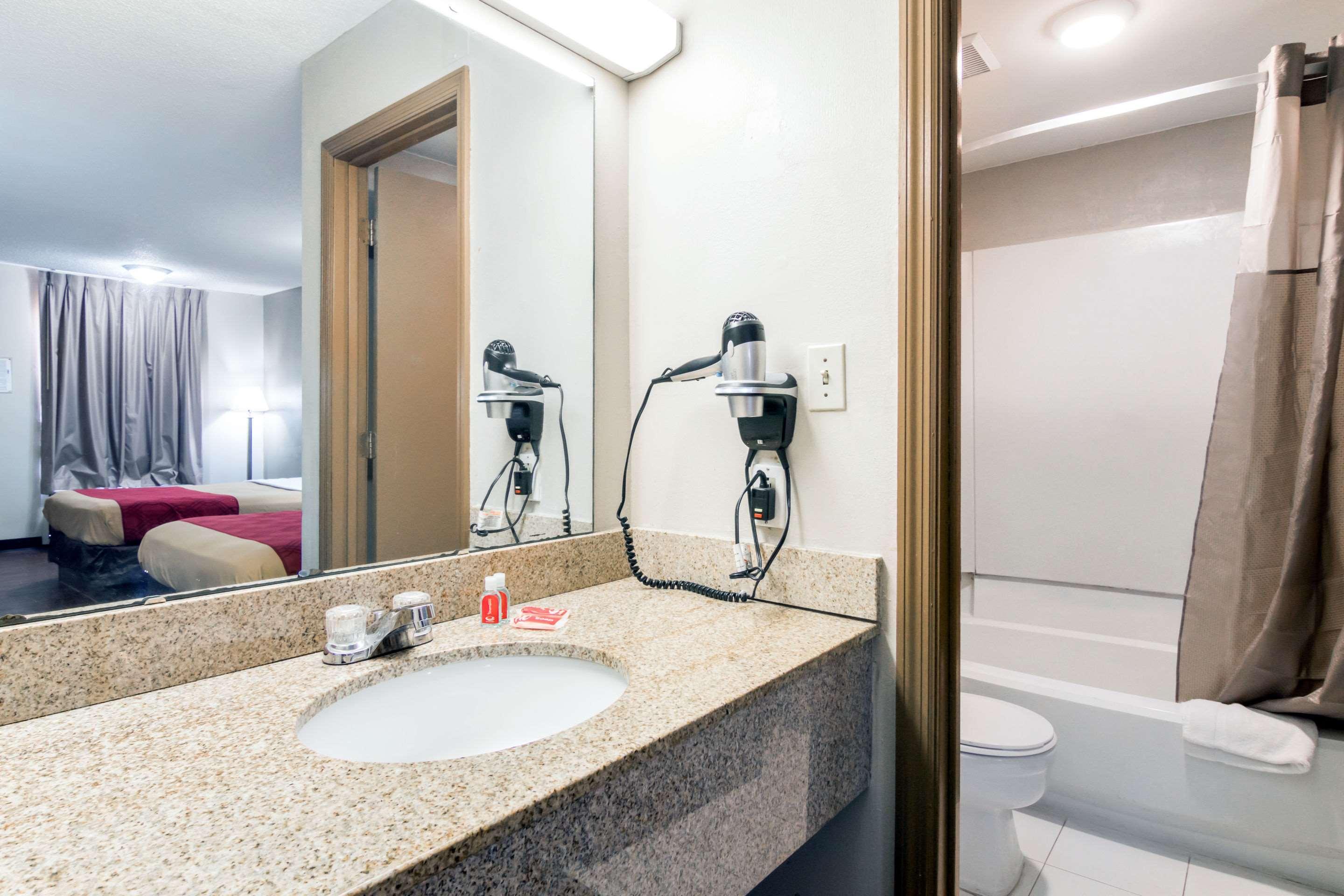 Double Room with Two Double Beds - Smoking