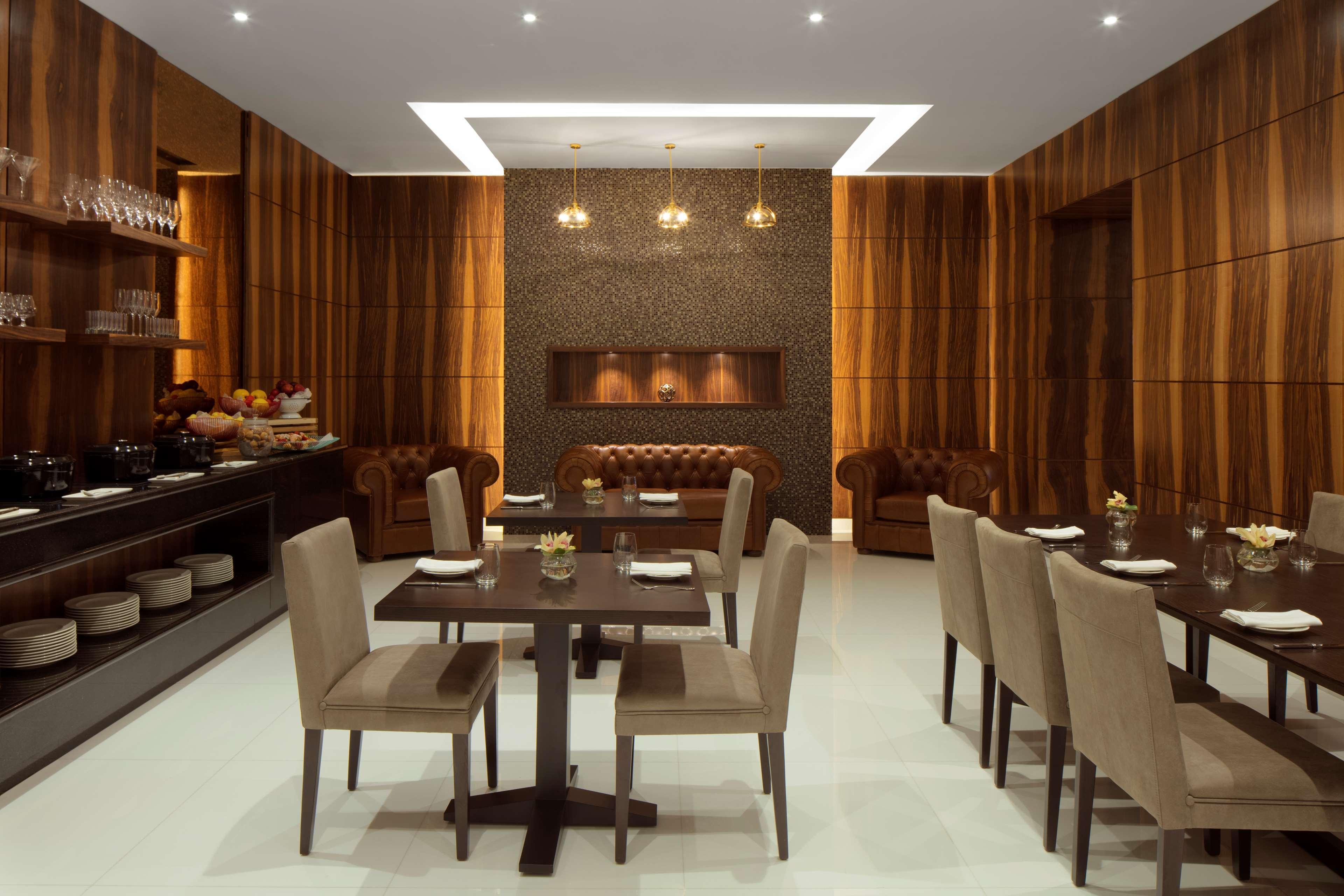 Executive Room Lounge Access