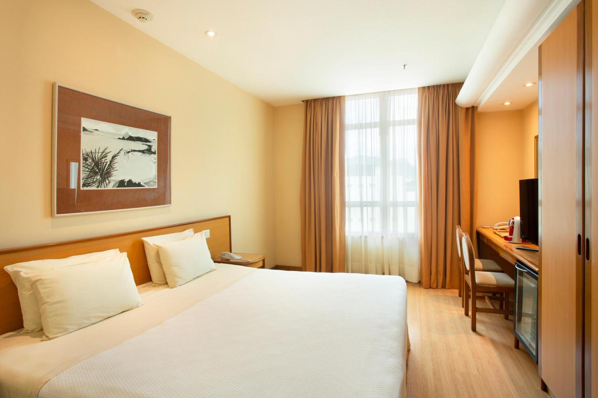 Executive Superior Room Bath