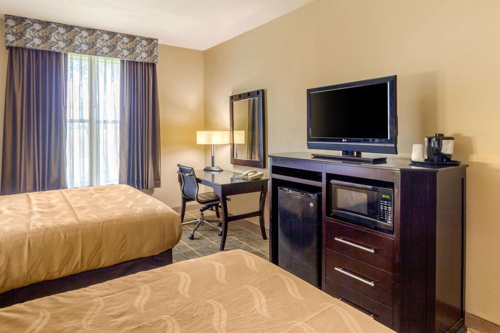 Queen Room Two Queen Beds Non-Smoking