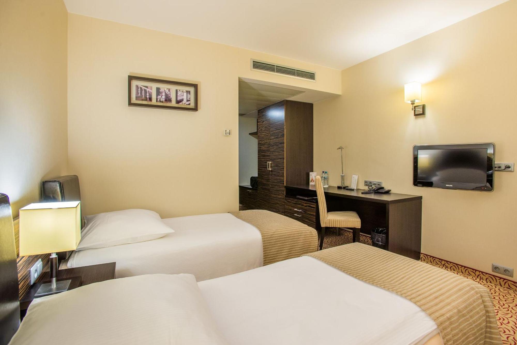Twin Room,825072173:JPEG