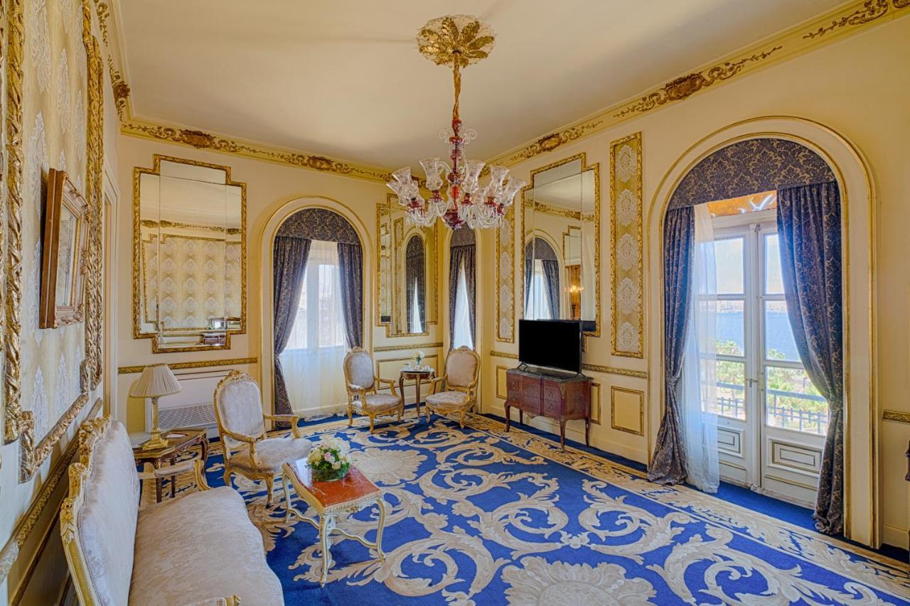 Golden Royal Suite Sea View With Light Dinner