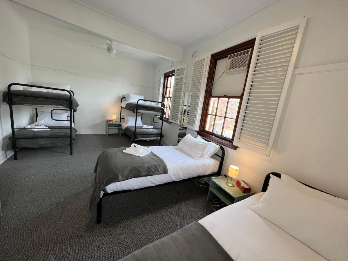 Quadruple Room,1297026043:JPEG