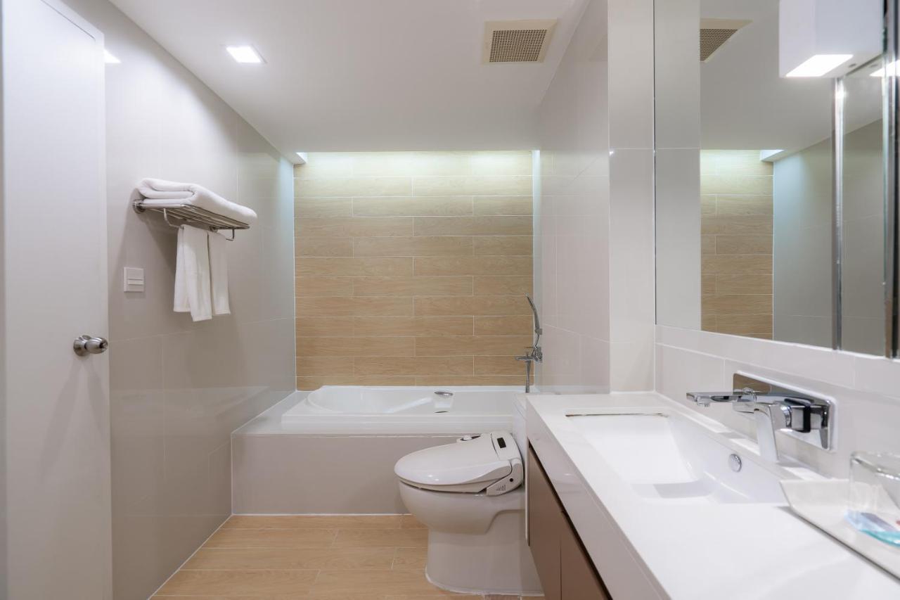 Grand Corner Suite,1301428501:JPEG
