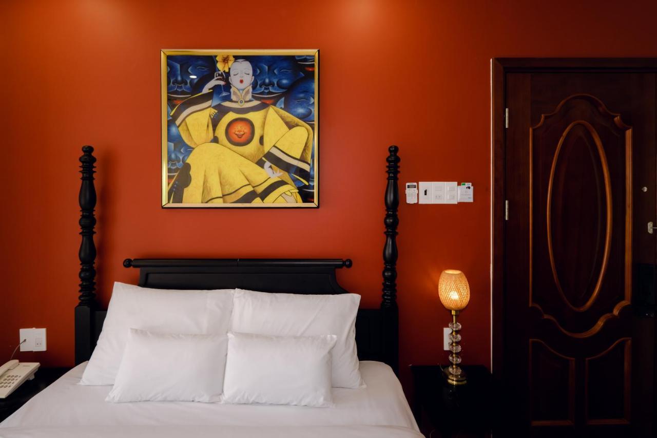 Deluxe Queen Room