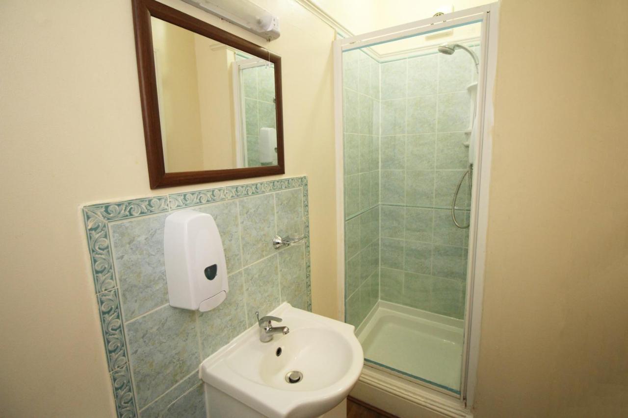 Double Room Private Bathroom