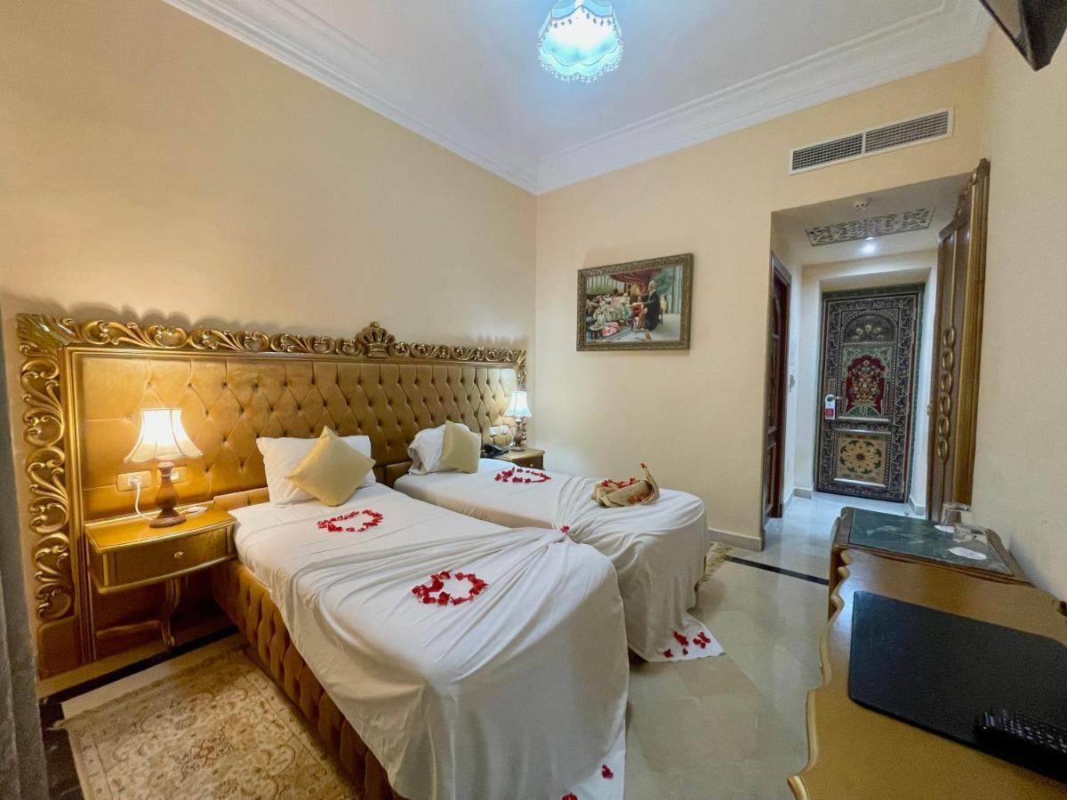 Quarto com 2 Camas de Solteiro