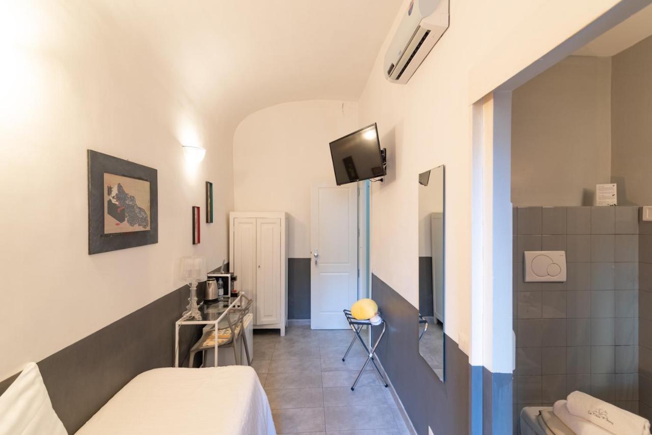 Single Room,1332764600:JPEG