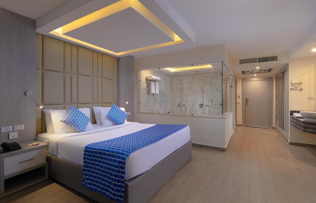 Deluxe Jacuzzi Room