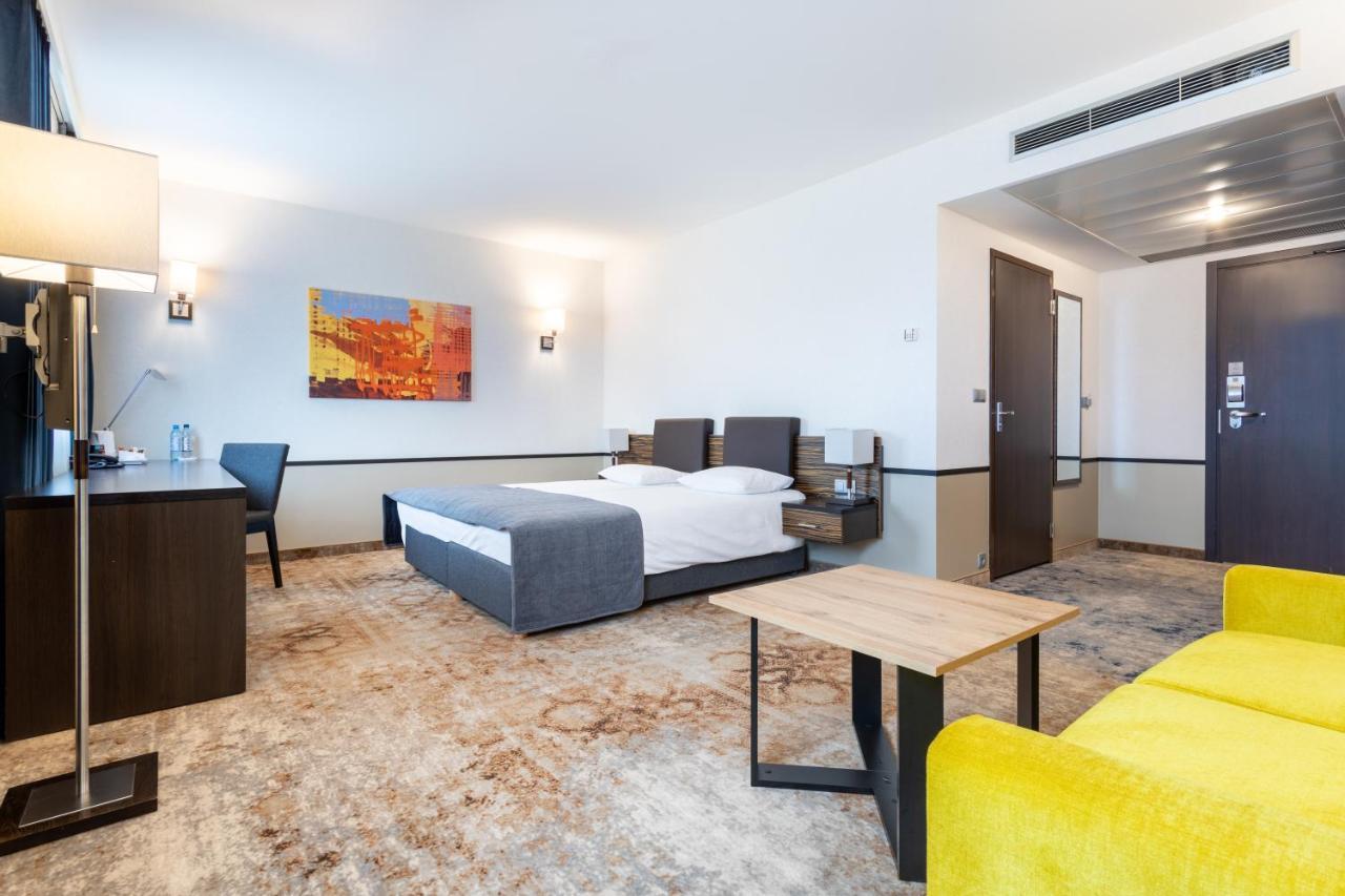 Junior Suite,1368435314:JPEG