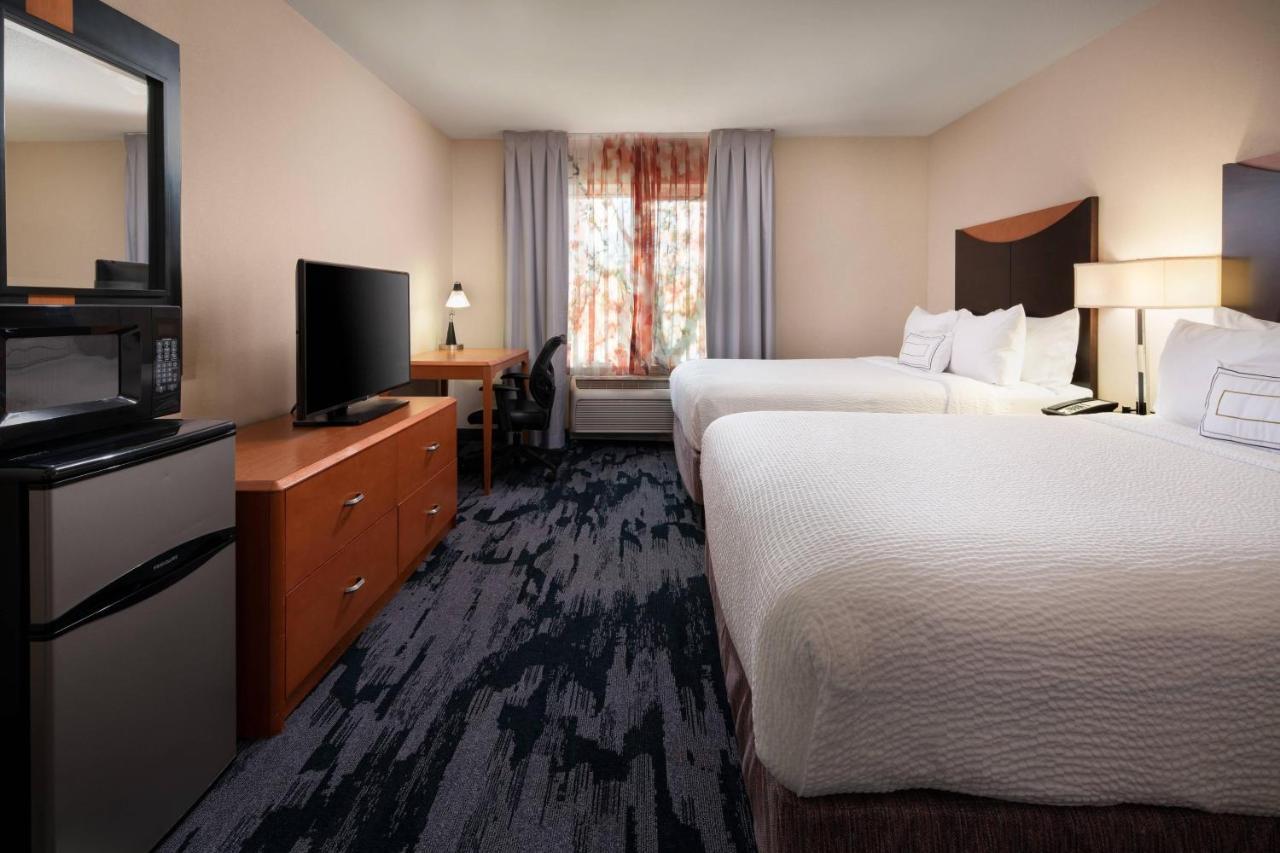 Queen Room with Two Queen Beds,1407209870:JPEG