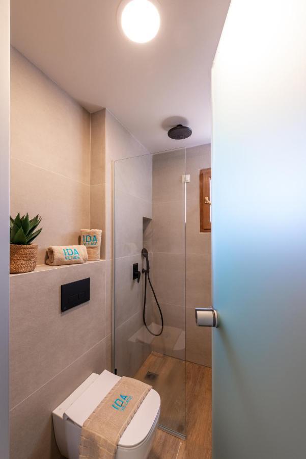 Deluxe One-Bedroom Apartment with Ocean View