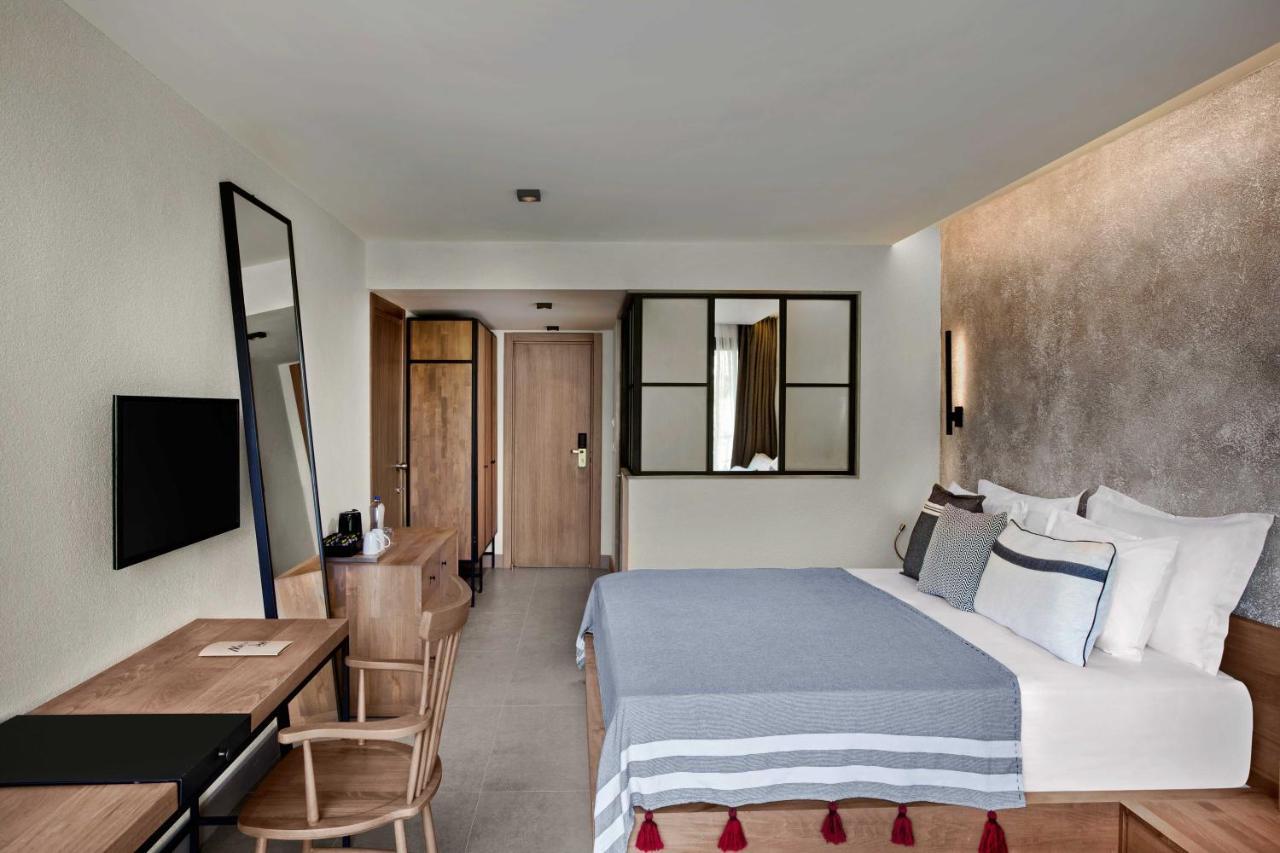 Comfort Room Partial Sea View