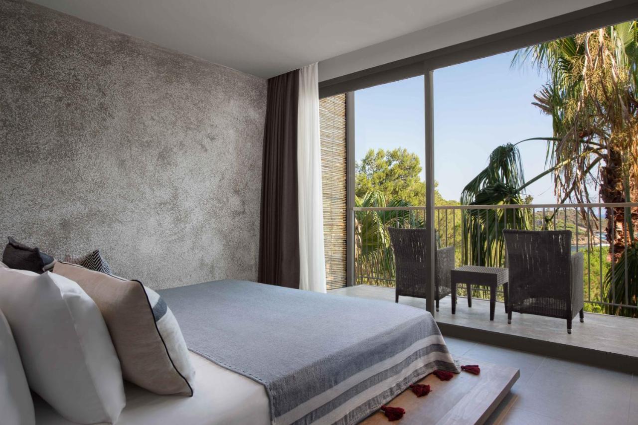 Comfort Room Partial Sea View
