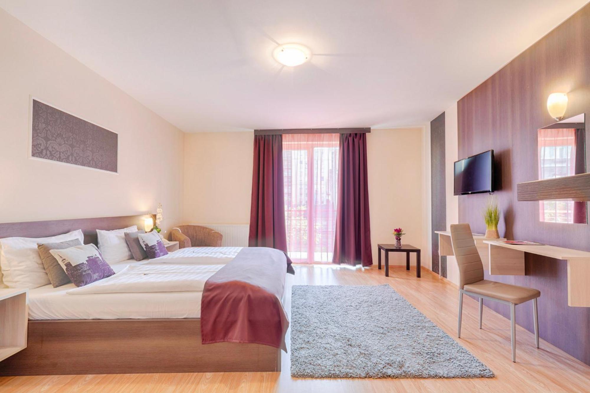 Large Double Room