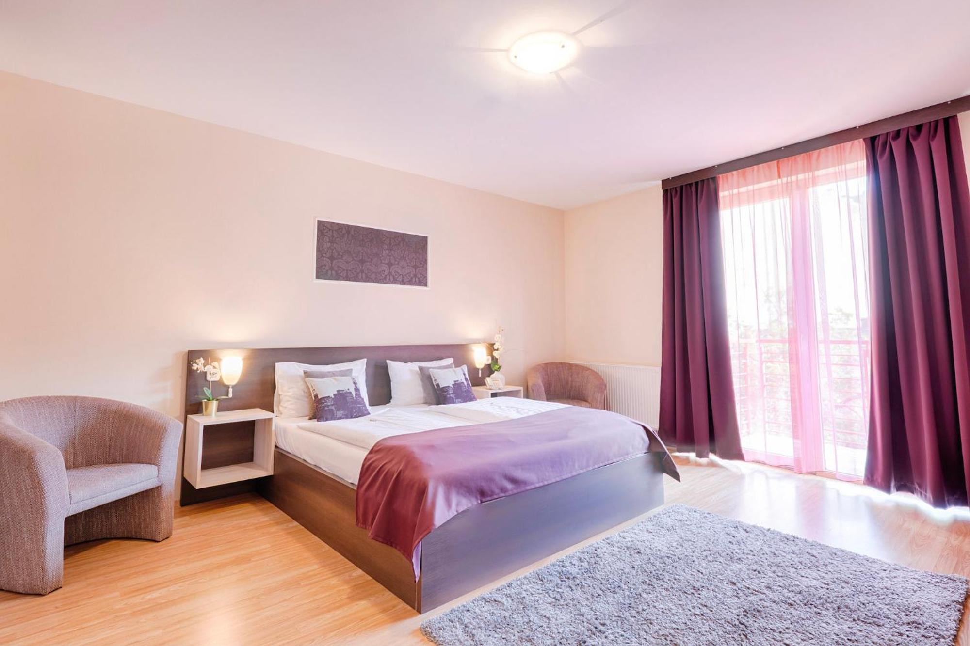 Large Double Room