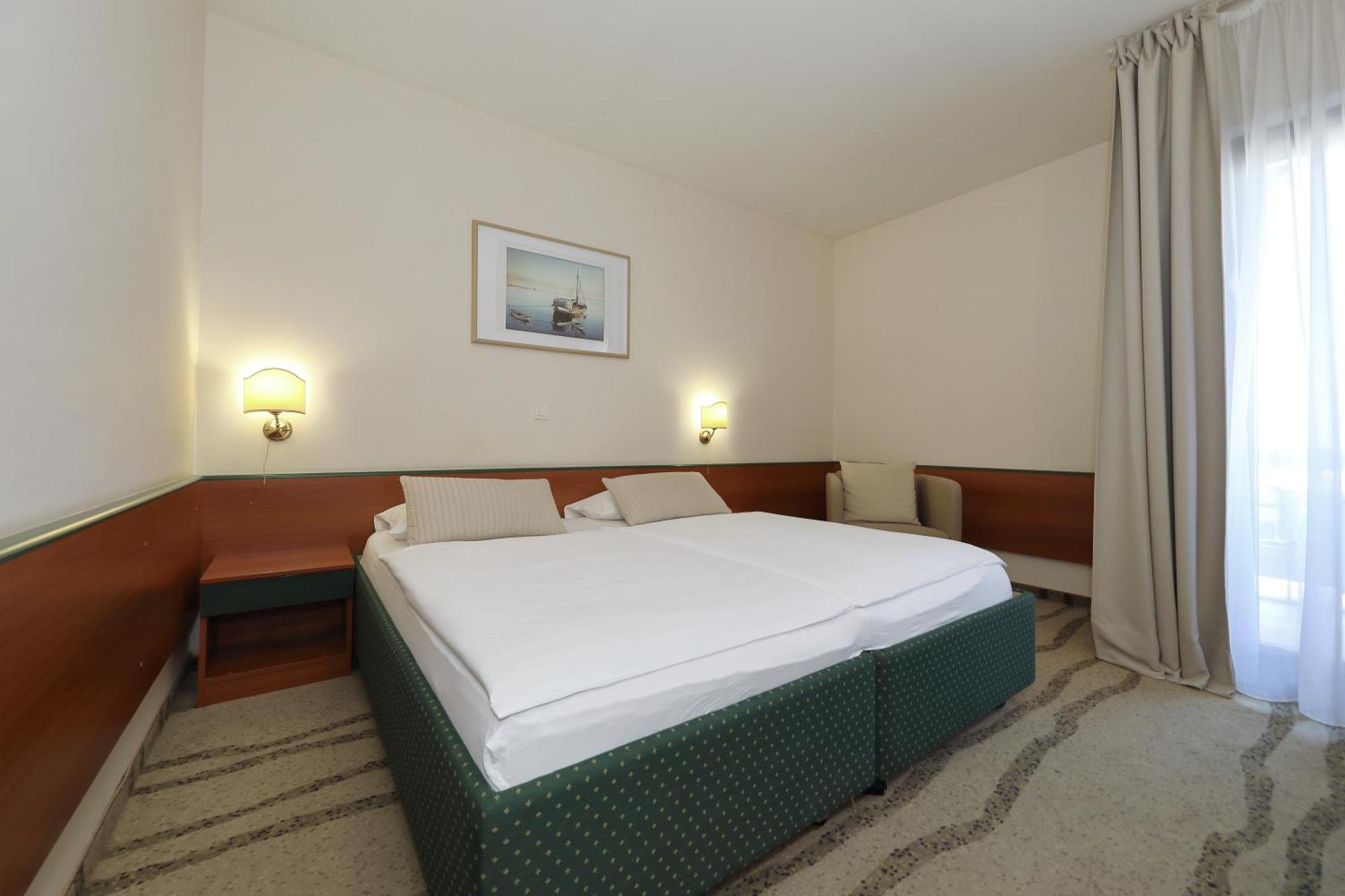 Standard Doppel-/Zweibettzimmer mit Balkon