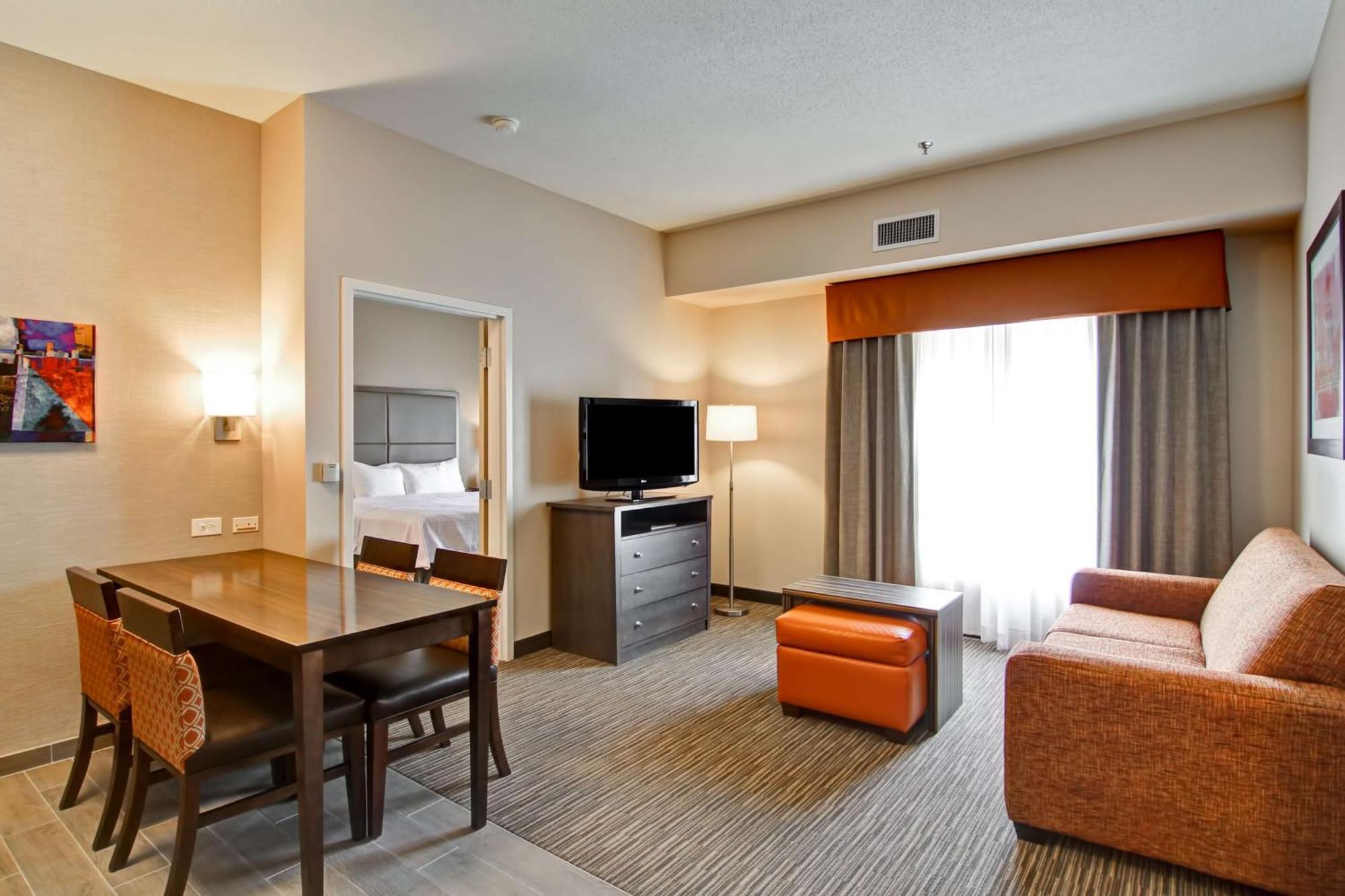 One-Bedroom King Suite - Non-Smoking