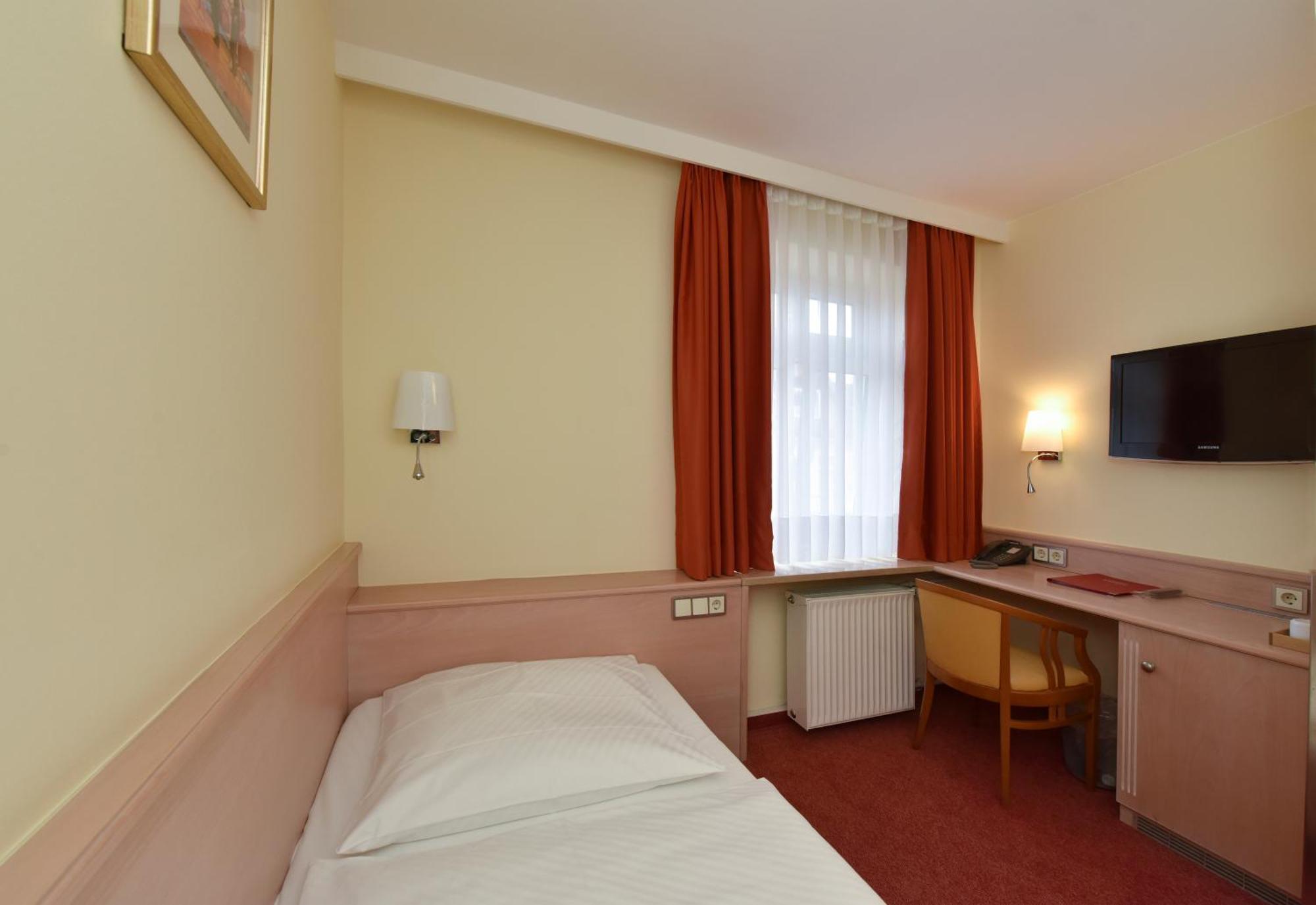 Classic Single Room